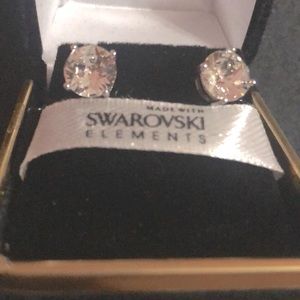 SWAROVSKI ELEMENTS NEW STUD EARINGS